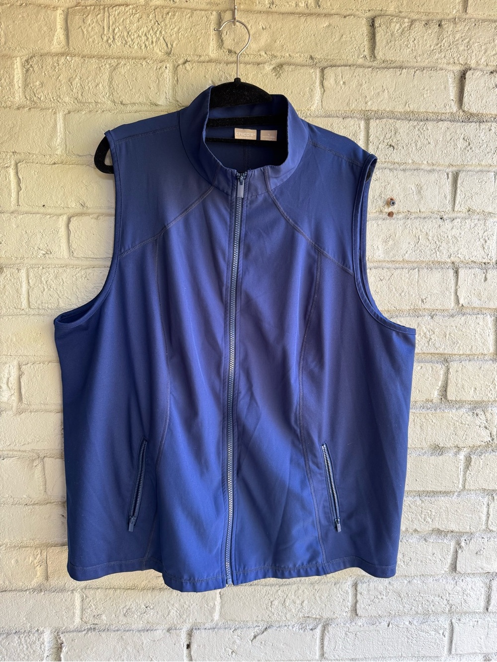 Ladies activewear vest Chicos Zenergy sz 4 EUC Cobalt Blue Run Outdoor Chic Gym